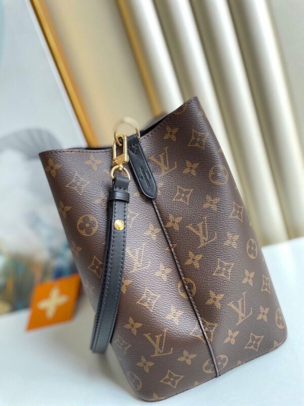 Louis Vuitton Bag NEONOE  M44020