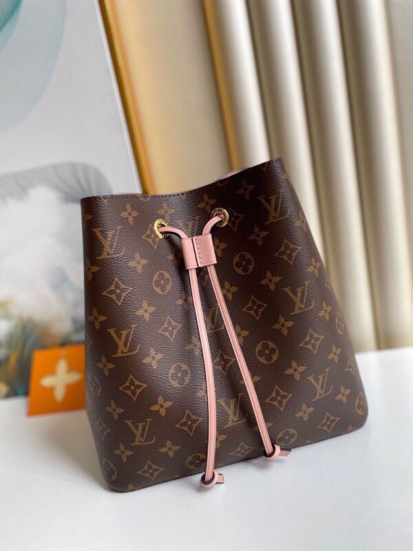 Louis Vuitton Bag NEONOE  M44022