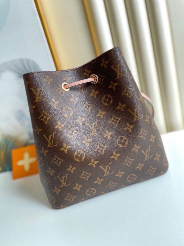 Louis Vuitton Bag NEONOE  M44022
