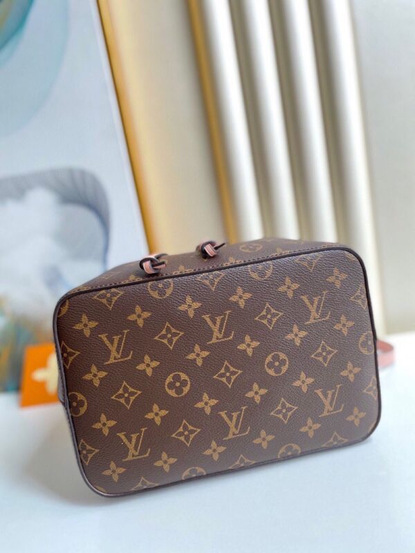 Louis Vuitton Bag NEONOE  M44022