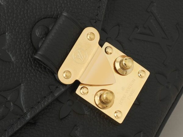Louis Vuitton Bag Pochette Métis East West M46596