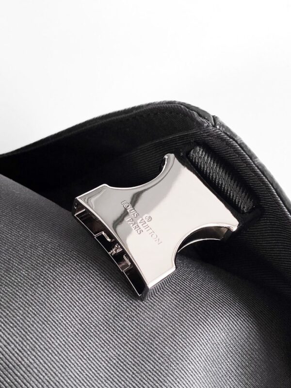 Louis Vuitton Bag VOYAGER M40511