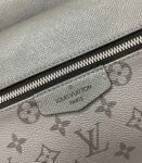 Louis Vuitton Bag DISCOVERY M30835