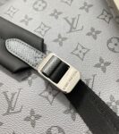 Louis Vuitton Bag DISCOVERY M30835