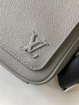 Louis Vuitton Bag  District M60831