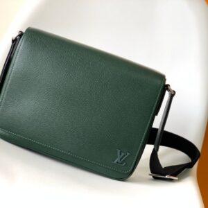 Louis Vuitton Bag  District  M30861