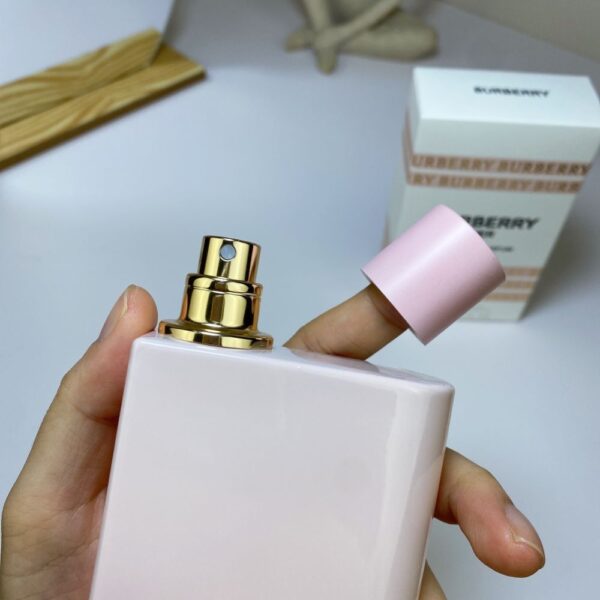 Burberry Perfume  Her Elixir de Parfum