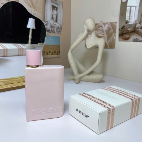 Burberry Perfume  Her Elixir de Parfum
