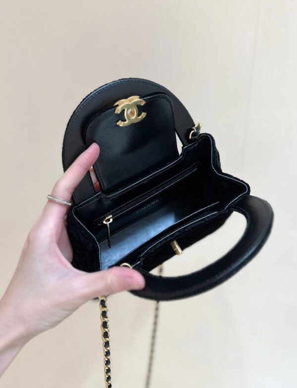 Chanel Bag  24A AS4416