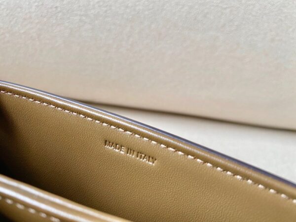 Celine Bag Triomphe Teen  666S 18.5cm Khaki