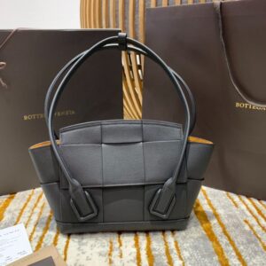 Bottega Veneta  Arco 33 Plain Weave 575943 Grey Lychee Pattern