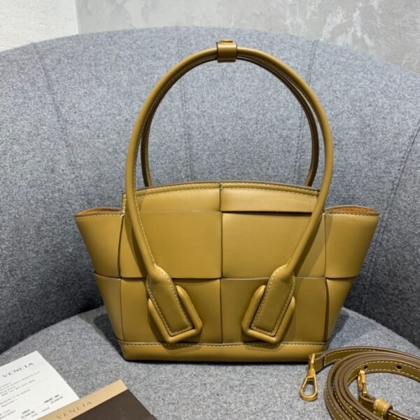 Bottega Veneta  Arco 29 Plain Weave 575941 Mustard