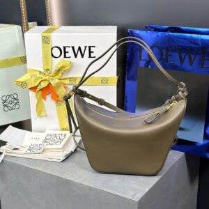 Loewe Bag Hammock Hobe 28-17-9.5cm Khaki Green