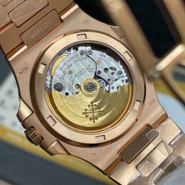 PATEK PHILIPPE  NAUTILUS 5711/1R-001