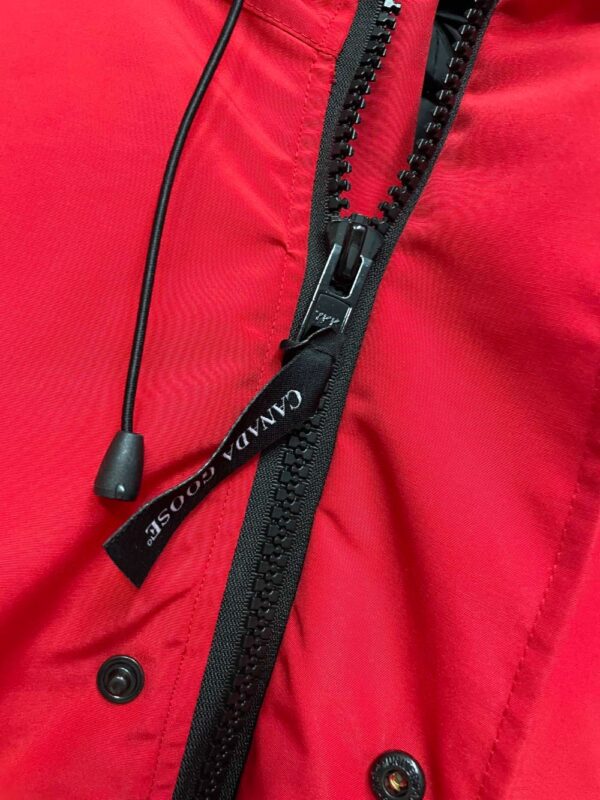 Canada Goose  Chilliwack 7999M  Red
