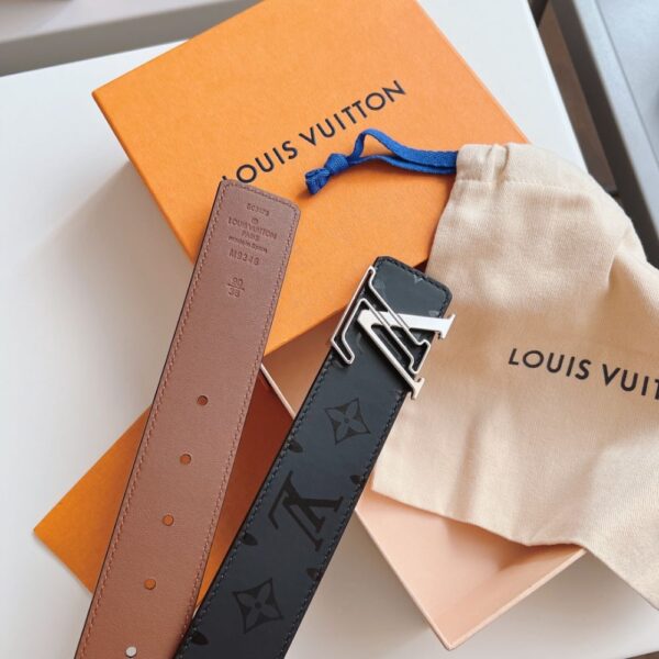 Louis Vuitton  French leather Belts
