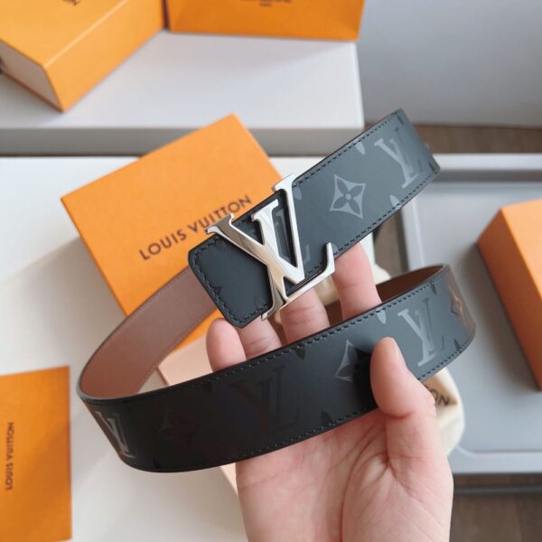 Louis Vuitton  French leather Belts