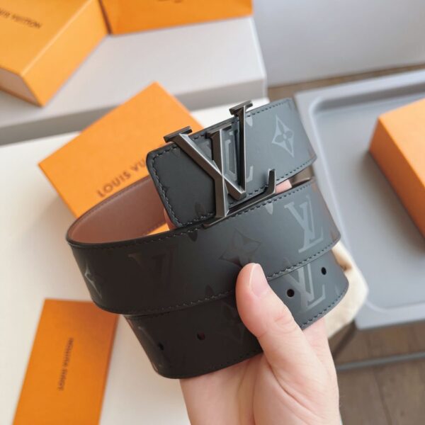 Louis Vuitton  French leather Belts