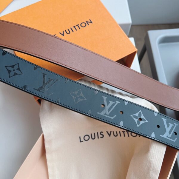 Louis Vuitton  French leather Belts
