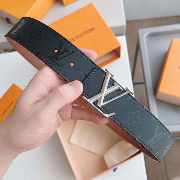 Louis Vuitton  French leather Belts