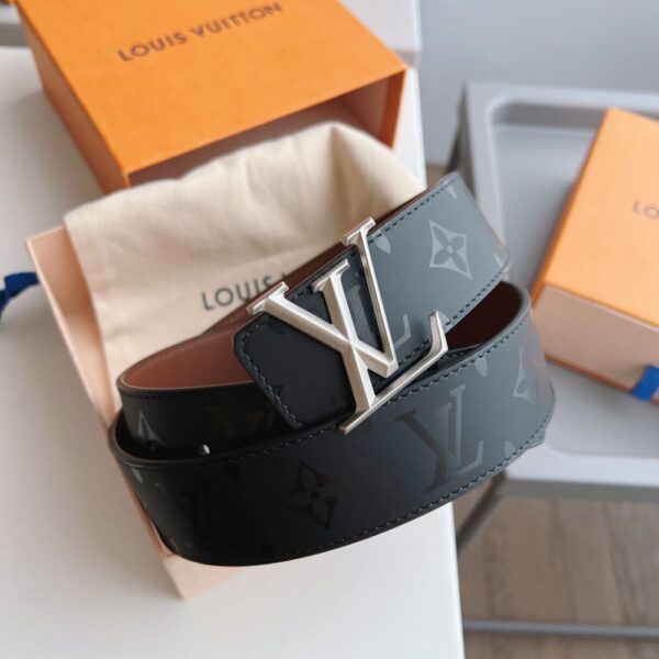 Louis Vuitton  French leather Belts