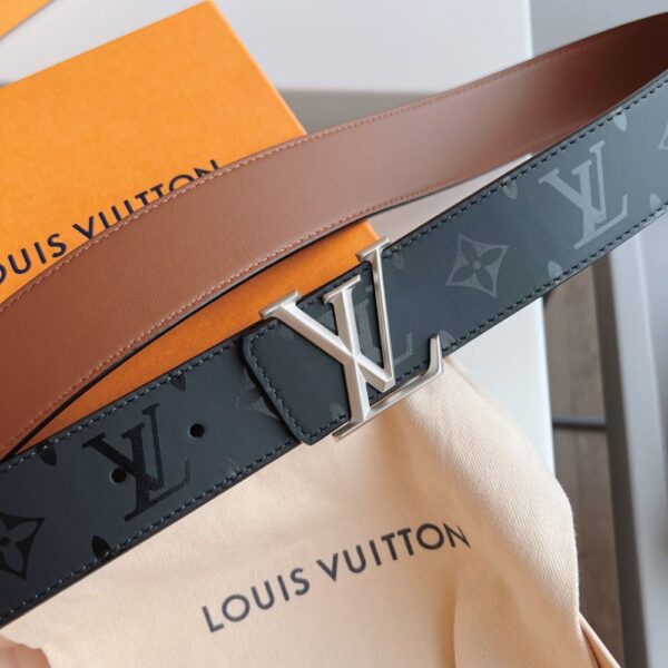 Louis Vuitton  French leather Belts