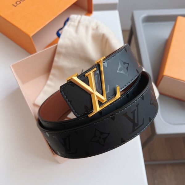 Louis Vuitton  French leather Belts