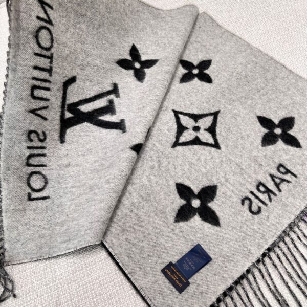 Louis Vuitton Cashmere Shawl Rivet Style