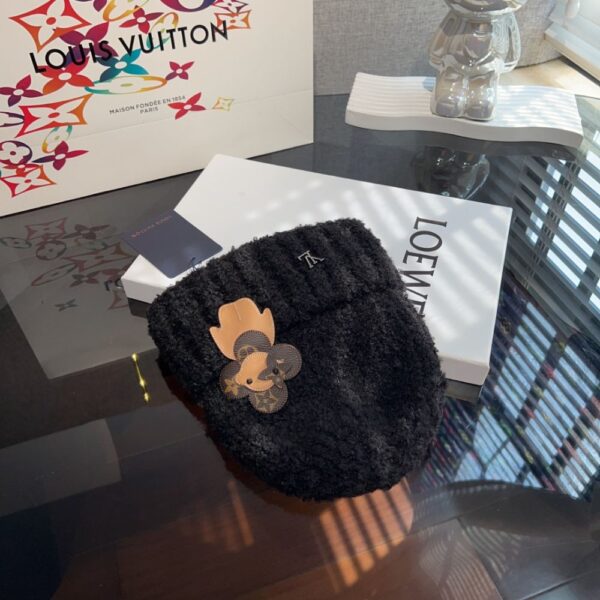 Louis Vuitton Plush knitted hat