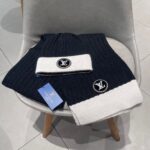 Louis Vuitton Wool scarf and hat set