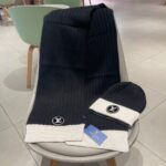 Louis Vuitton Wool scarf and hat set