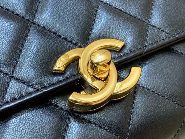 Chanel Bag AS2796 17.5x12.5x5.5cm